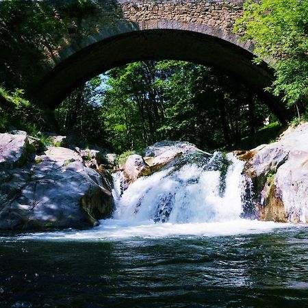 Gite **** "Le Refuge Des Fees" Saint-Julien-du-Gua Exteriör bild