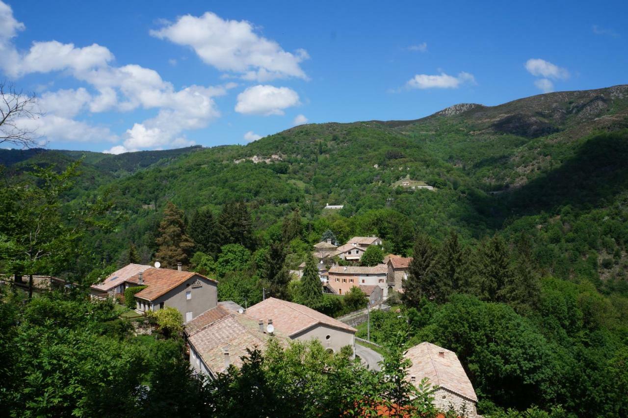 Gite **** "Le Refuge Des Fees" Saint-Julien-du-Gua Exteriör bild