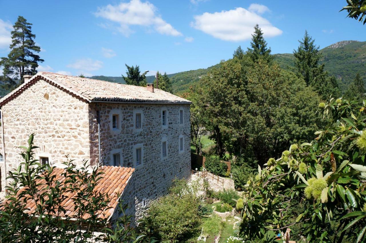 Gite **** "Le Refuge Des Fees" Saint-Julien-du-Gua Exteriör bild