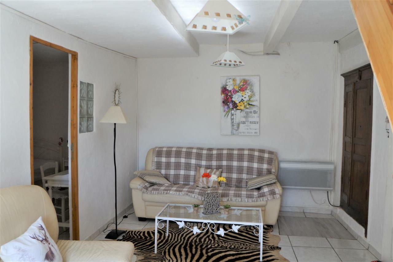 Gite **** "Le Refuge Des Fees" Saint-Julien-du-Gua Exteriör bild